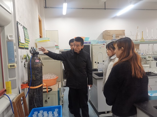 4a0fb986118e4f71a0141da755d09a05.jpg 20211108询问气瓶使用与管理情况.jpg